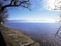 Ausblick von Lindau über den Bodensee im Winter